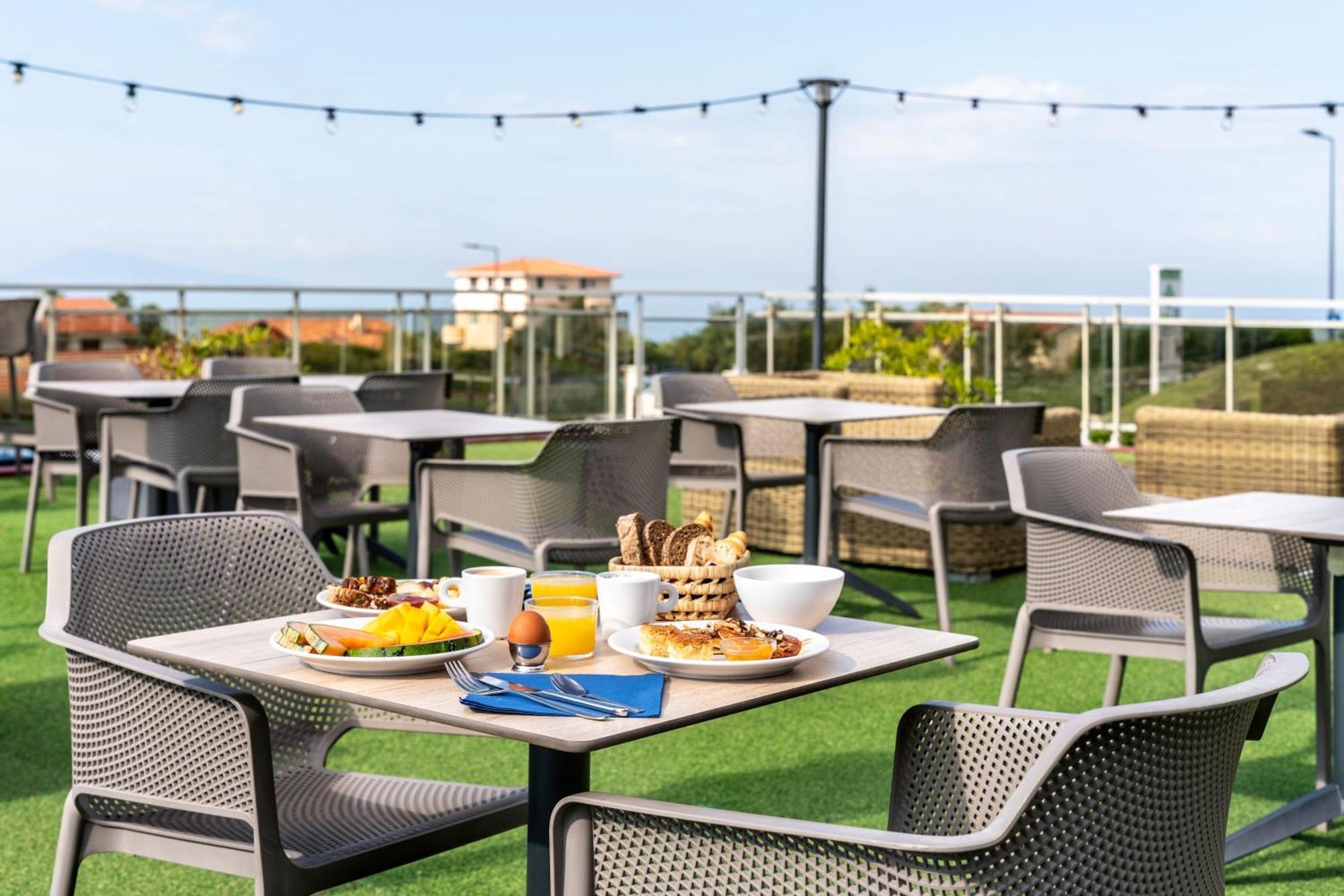 Ibis Styles Biarritz Plage Buitenkant foto