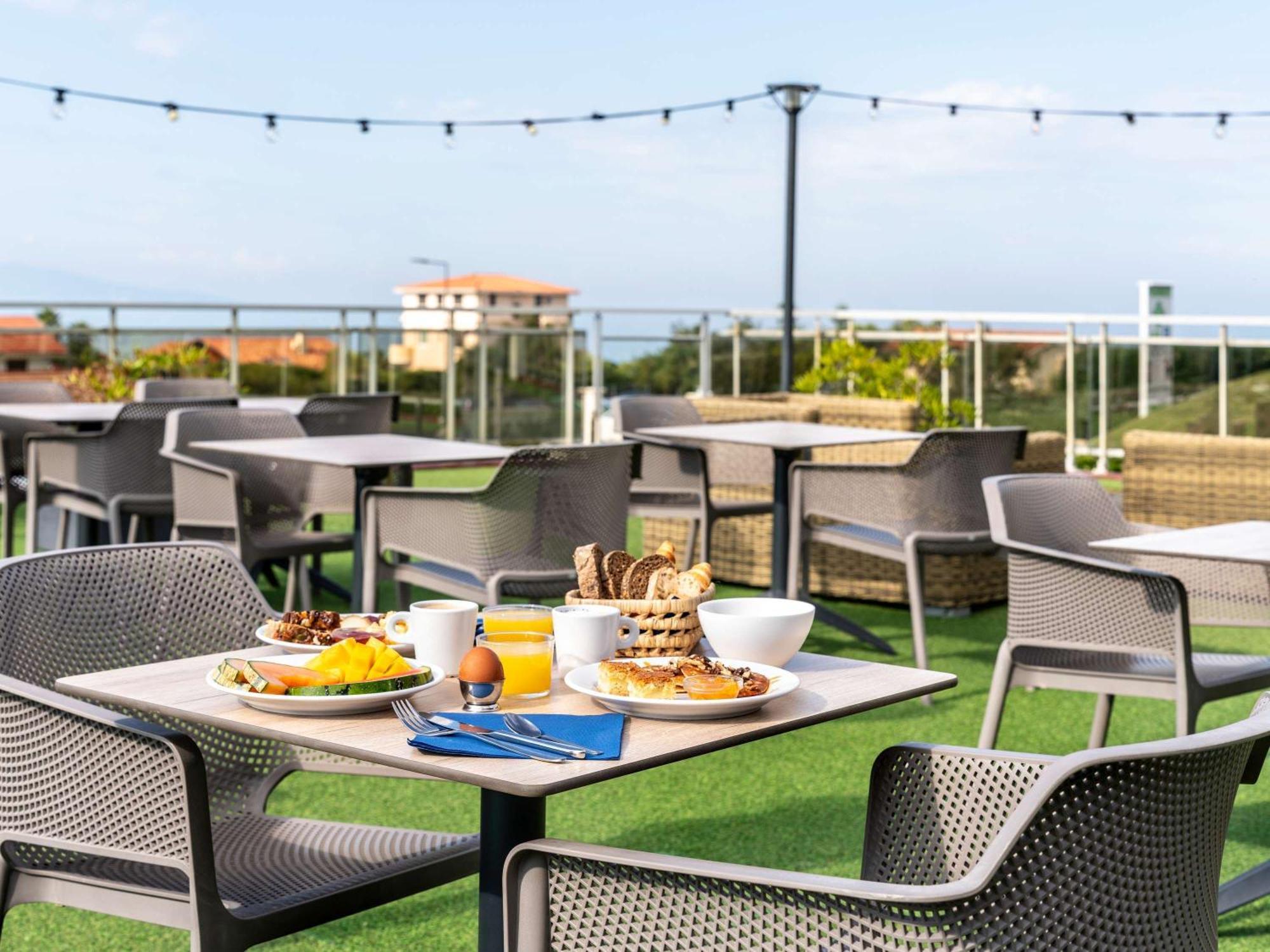 Ibis Styles Biarritz Plage Buitenkant foto